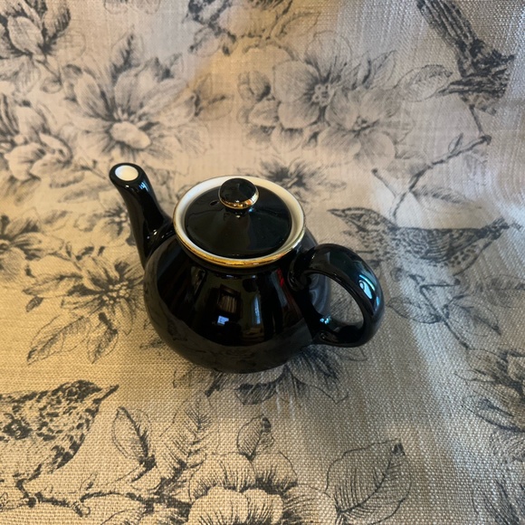 Hall Tea Pot Black with Gold Trim "Tea for One" Made in the USA" - Picture 2 of 9